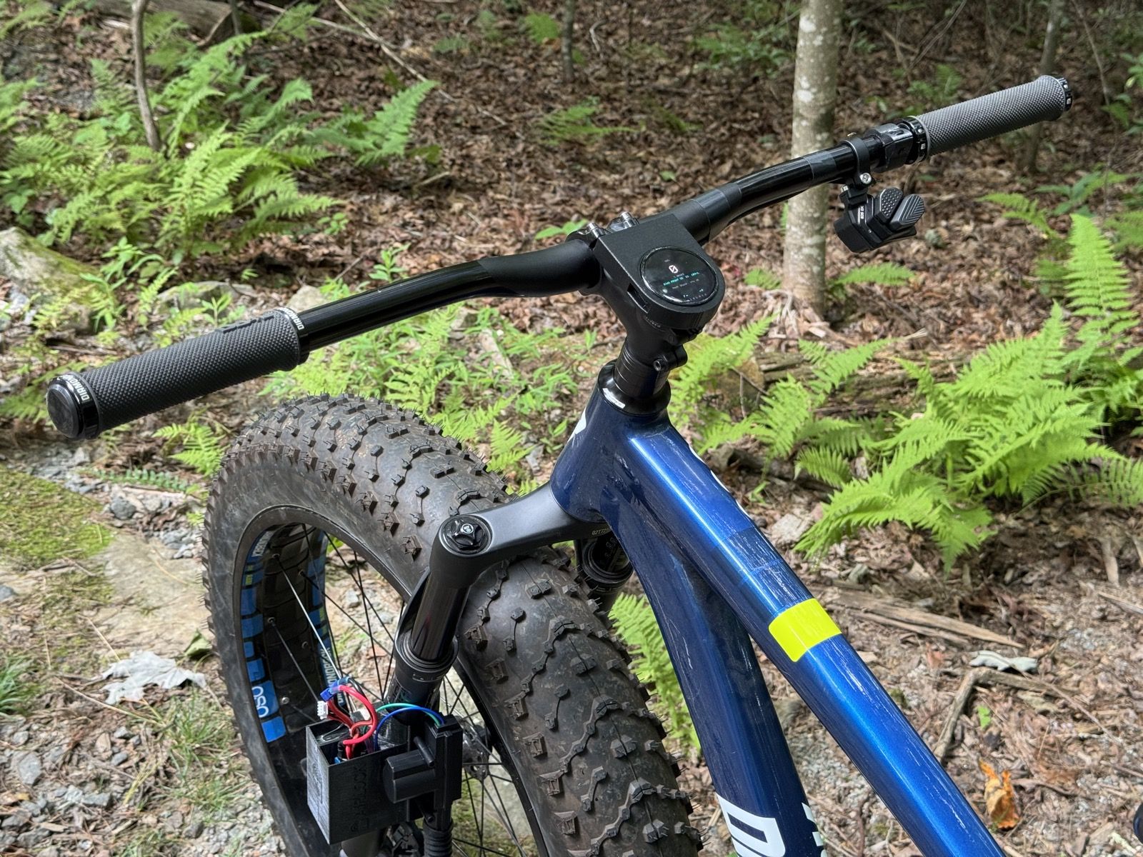 Bare handlebars with no levers or cables